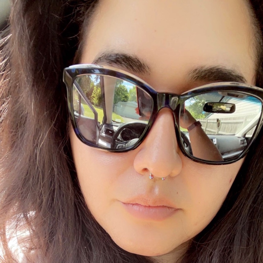 Meet your Posher, Sabrina